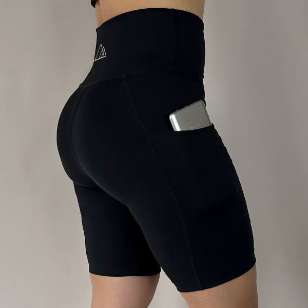 Biker deportivo con bolsillo lateral negro